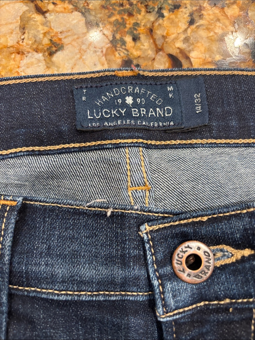 LUCKY BRAND JEANS